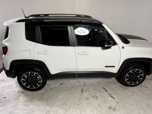 Certified 2023 Jeep Renegade Trailhawk image 8