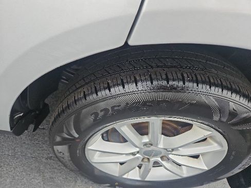 Used 2014 Dodge Journey SXT w/ Flexible Seating Group image 5