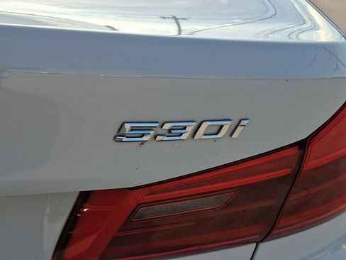 Used 2018 BMW 530i xDrive image 31