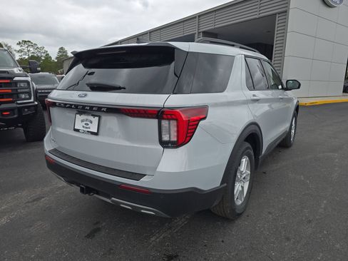 New 2026 Ford Explorer Active w/ Active Comfort Package RWD image 4