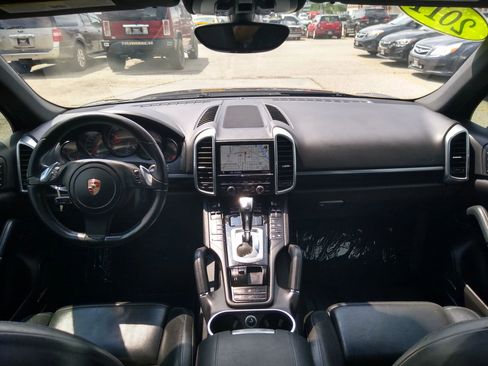 Used 2011 Porsche Cayenne image 19