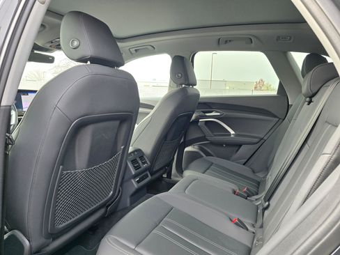 Certified 2025 Audi Q5 Premium w/ Convenience Package image 43