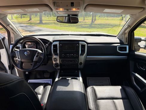 Used 2019 Nissan Titan PRO-4X AWD/4WD image 14