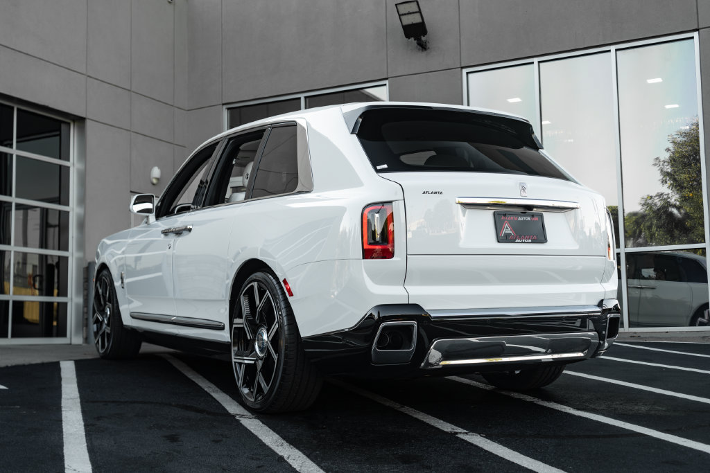 Used 2026 Rolls-Royce Cullinan AWD/4WD image 19