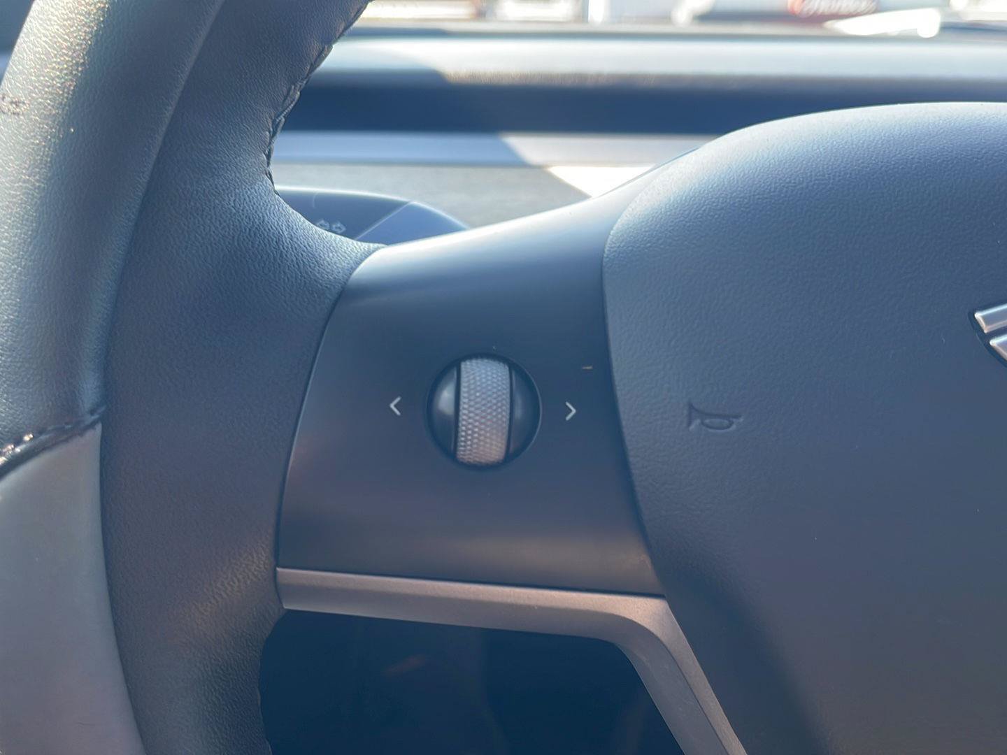 Used 2022 Tesla Model Y Long Range AWD/4WD image 19