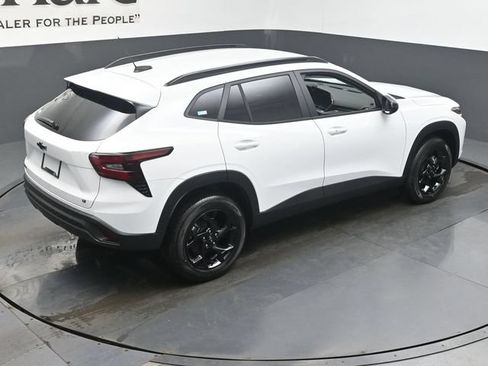 New 2026 Chevrolet Trax LT w/ Driver Confidence Package FWD image 18