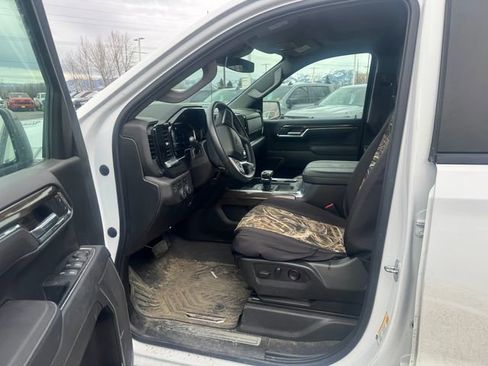 Used 2023 Chevrolet Silverado 1500 RST image 4