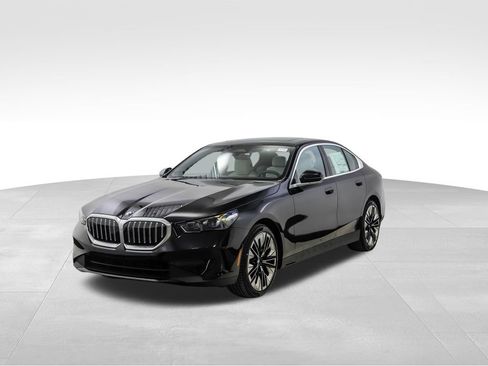 Certified 2025 BMW 530i xDrive 530i xDrive w/ Premium Package image 1