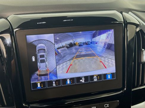 Used 2024 Chevrolet Traverse RS image 19