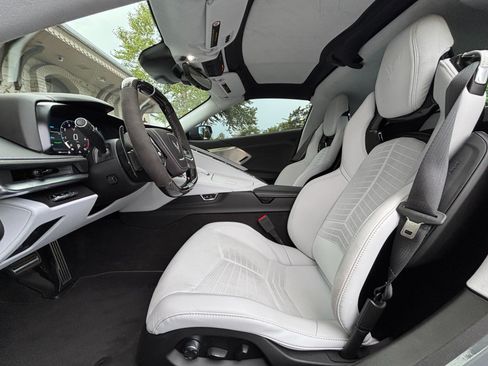 Used 2025 Chevrolet Corvette E-Ray AWD/4WD image 9