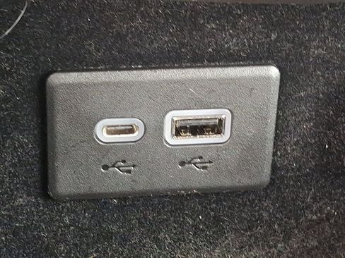 Used 2021 Cadillac XT4 Luxury w/ Cold Weather Package image 26