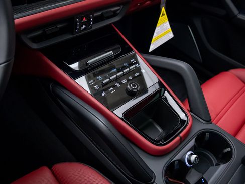 New 2026 Porsche Cayenne GTS AWD/4WD image 13