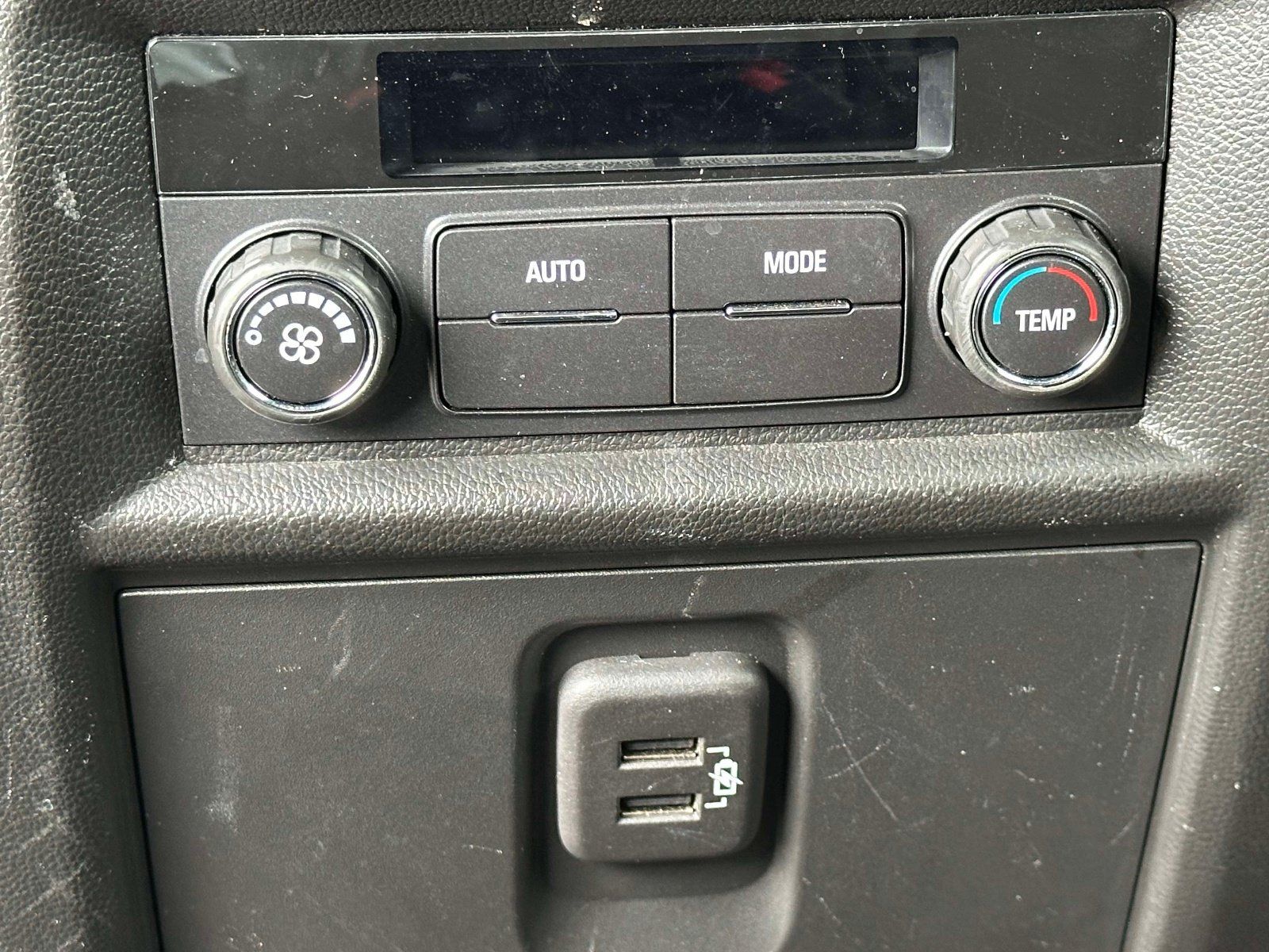 Used 2023 Chevrolet Traverse LT AWD/4WD image 13