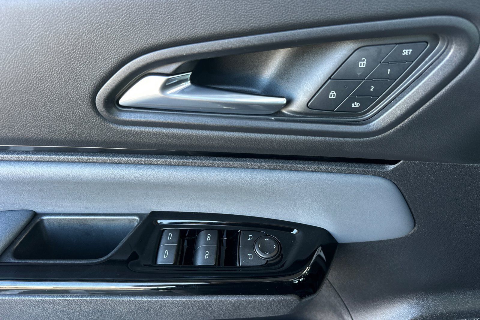 Used 2025 Honda Prologue Touring image 10