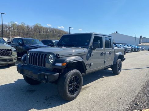 Used 2020 Jeep Gladiator Sport image 5