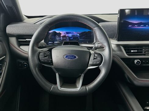 Used 2025 Ford Explorer ST-Line w/ ST-Line Street Pack AWD/4WD image 18