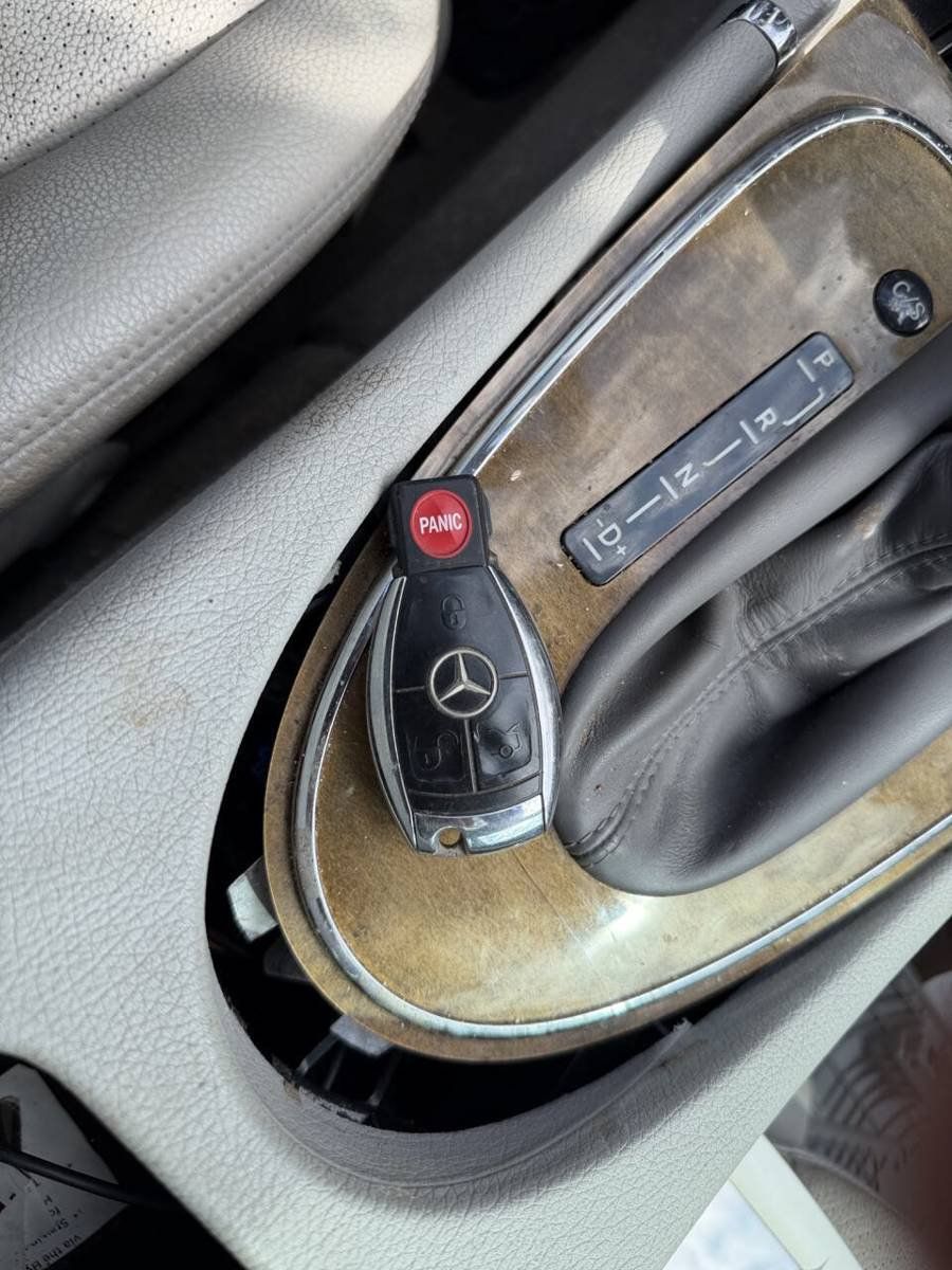 Used 2008 Mercedes-Benz E 350 4MATIC Sedan image 45