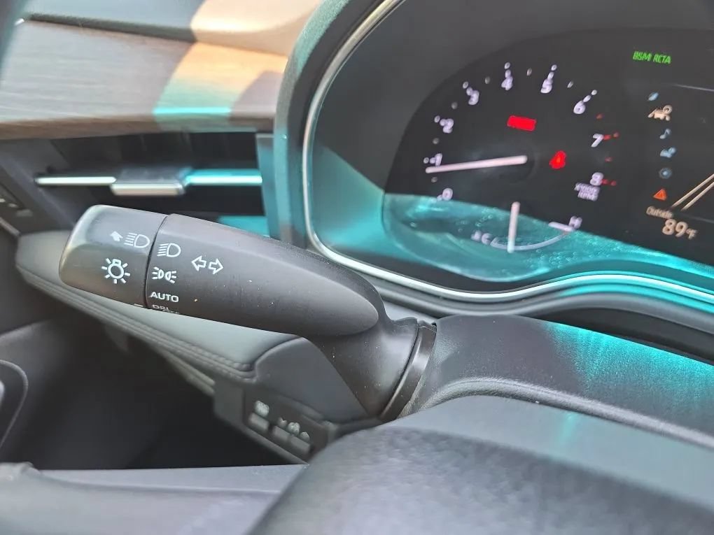 Used 2019 Toyota Avalon XLE FWD image 19