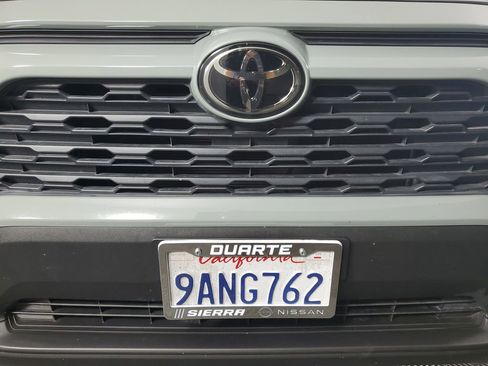 Used 2022 Toyota RAV4 XLE w/ Convenience Package image 10