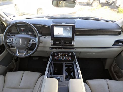 Used 2019 Lincoln Navigator Reserve w/ Cargo Package image 17