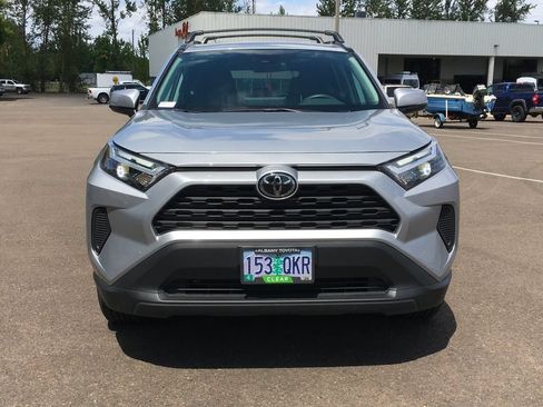 Used 2025 Toyota RAV4 XLE AWD/4WD image 10