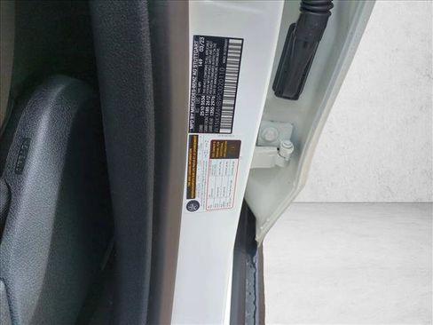 Used 2023 Mercedes-Benz GLC 300 4MATIC image 26