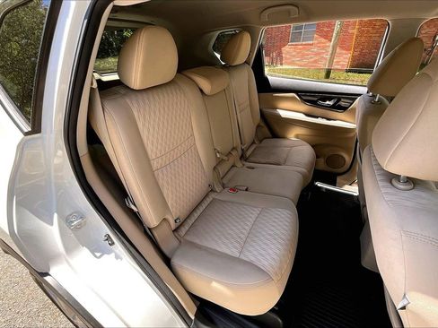 Used 2017 Nissan Rogue S w/ S Appearance Package image 21