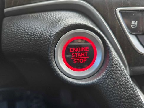 Used 2018 Honda Accord Touring image 33