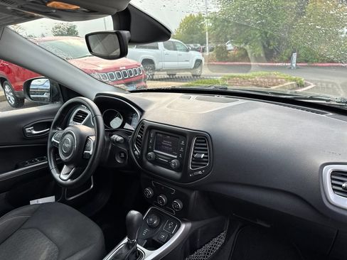 Used 2018 Jeep Compass Sport AWD/4WD image 8
