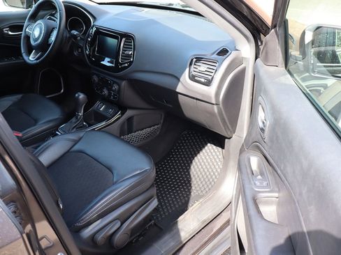 Used 2018 Jeep Compass Latitude w/ Popular Equipment Group FWD image 38