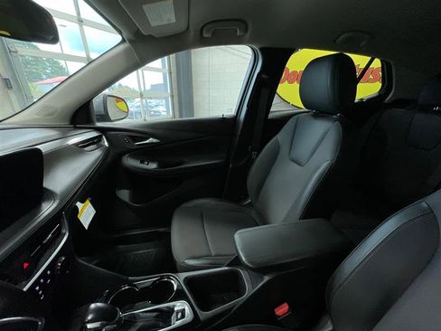 Used 2024 Buick Encore GX Preferred FWD image 12