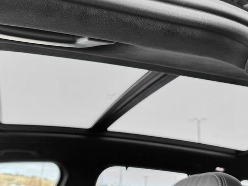 Used 2020 BMW X5 M50i image 18