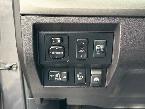 Used 2016 Toyota Tundra SR5 w/ SR5 Upgrade Package AWD/4WD image 26