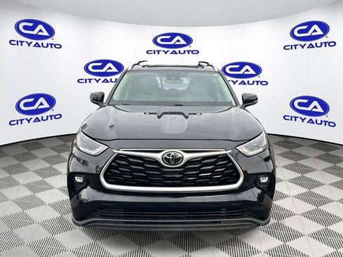 Used 2021 Toyota Highlander XLE image 10