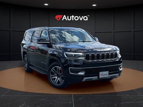 Used 2024 Jeep Wagoneer L Series II w/ Flexible Seating Group AWD/4WD image 7