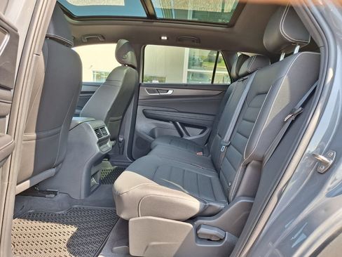 Used 2026 Volkswagen Atlas Cross Sport SEL R-Line AWD/4WD image 11
