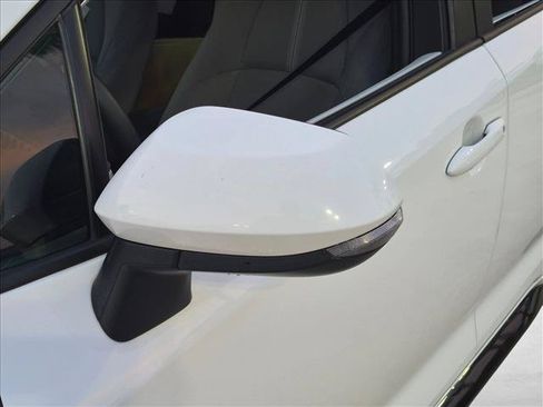Used 2024 Toyota Corolla SE FWD image 8