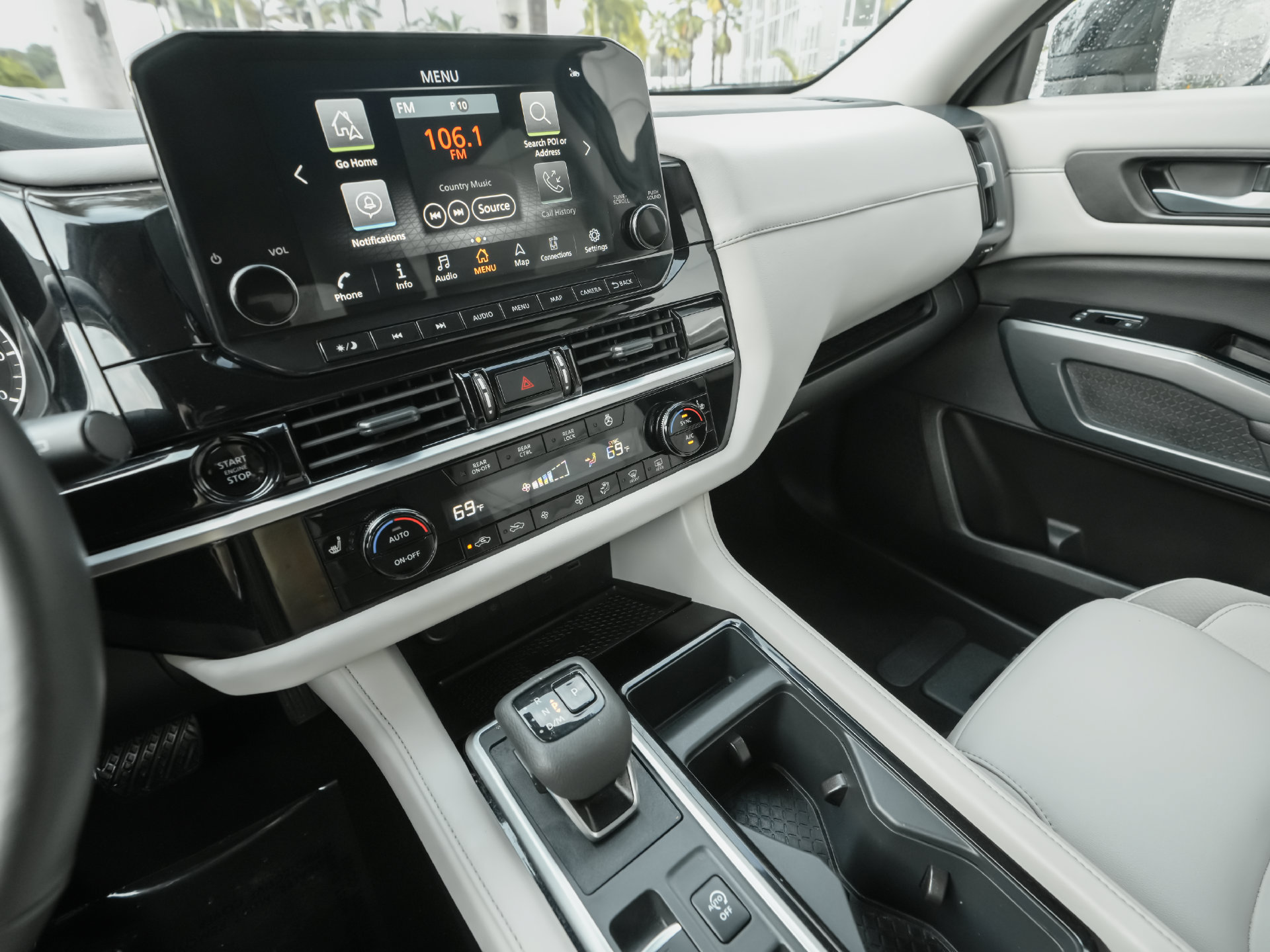 Used 2025 Nissan Pathfinder SL FWD image 14