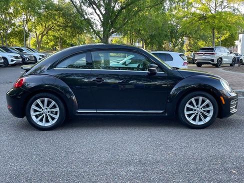 Used 2018 Volkswagen Beetle 2.0T SE FWD image 2