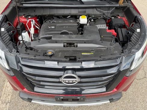 Used 2023 Nissan Pathfinder SL w/ Black Appearance Package image 35