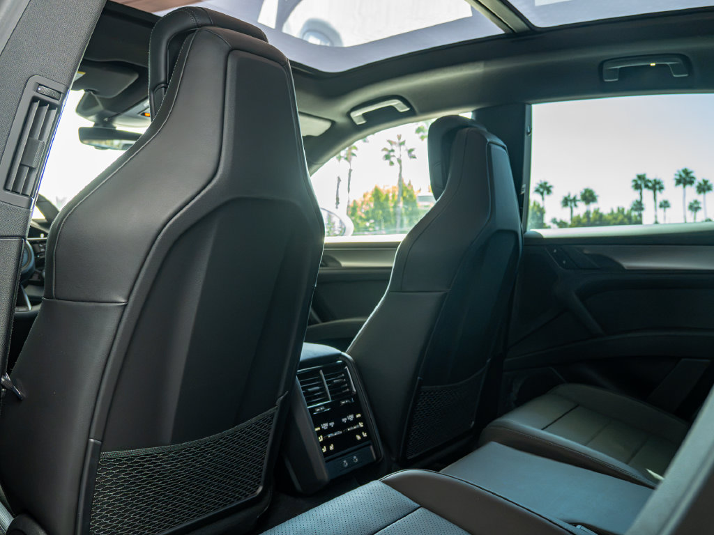 Certified 2026 Porsche Cayenne Electric AWD/4WD image 15