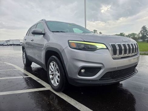 Used 2019 Jeep Cherokee Latitude w/ Cold Weather Group AWD/4WD image 1