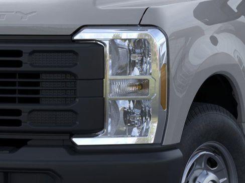 New 2026 Ford F250 XL image 19