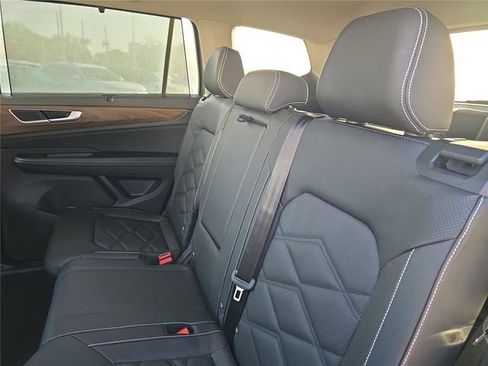 New 2026 Volkswagen Atlas SE FWD image 11