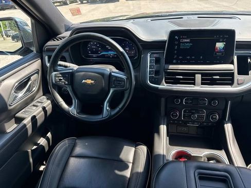 Used 2024 Chevrolet Suburban Premier AWD/4WD image 19