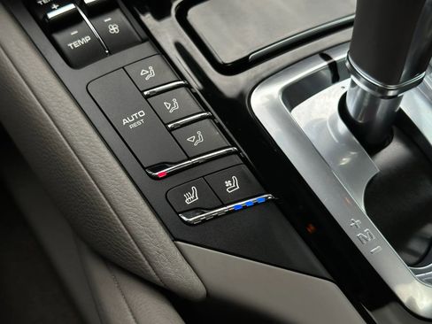 Used 2013 Porsche Cayenne AWD/4WD image 36
