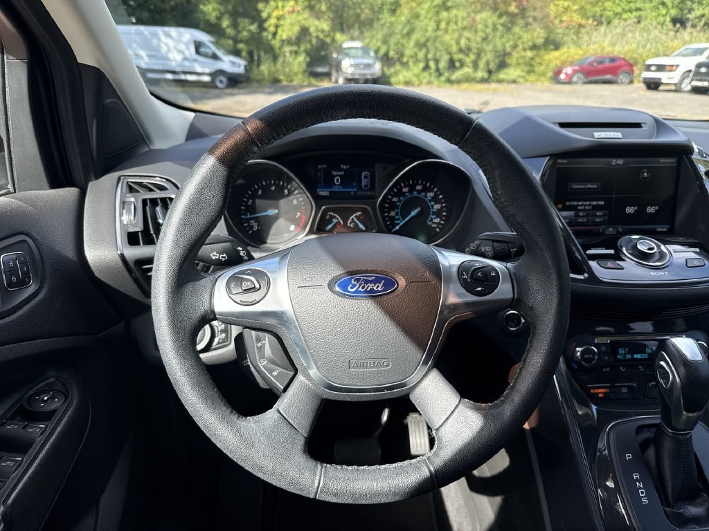 Used 2015 Ford Escape Titanium w/ Equipment Group 301A AWD/4WD image 14