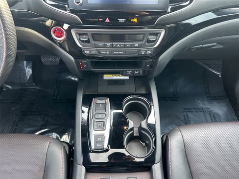 Used 2022 Honda Ridgeline Black Edition image 11