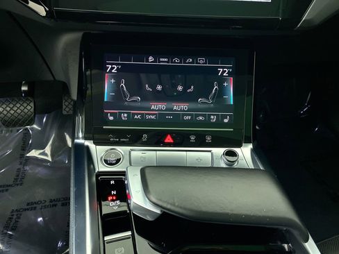 Certified 2022 Audi e-tron Premium Plus w/ Premium Plus Package image 6