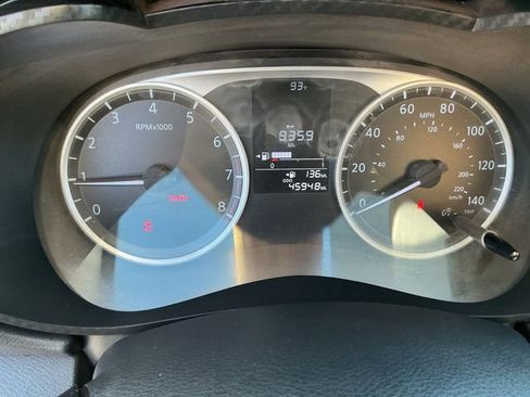 Used 2023 Nissan Versa S FWD image 10
